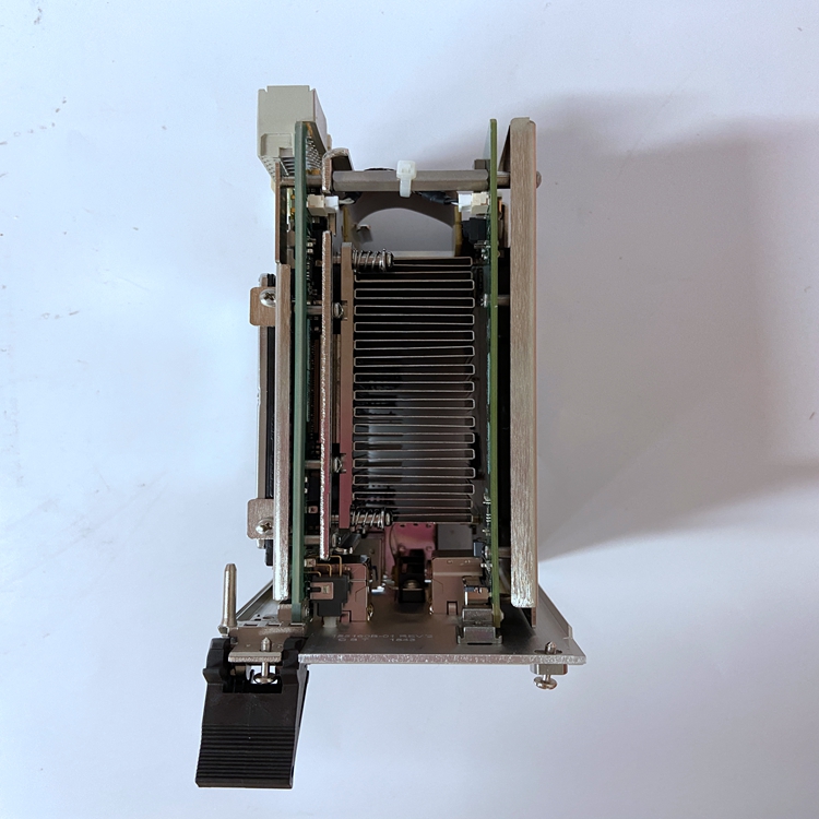 PXIE-8840QC (3).jpg