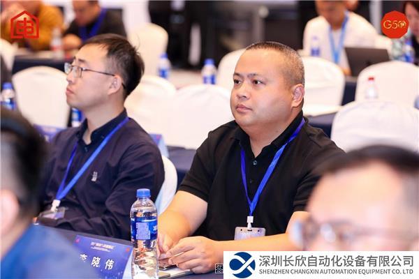 李晓伟.jpg