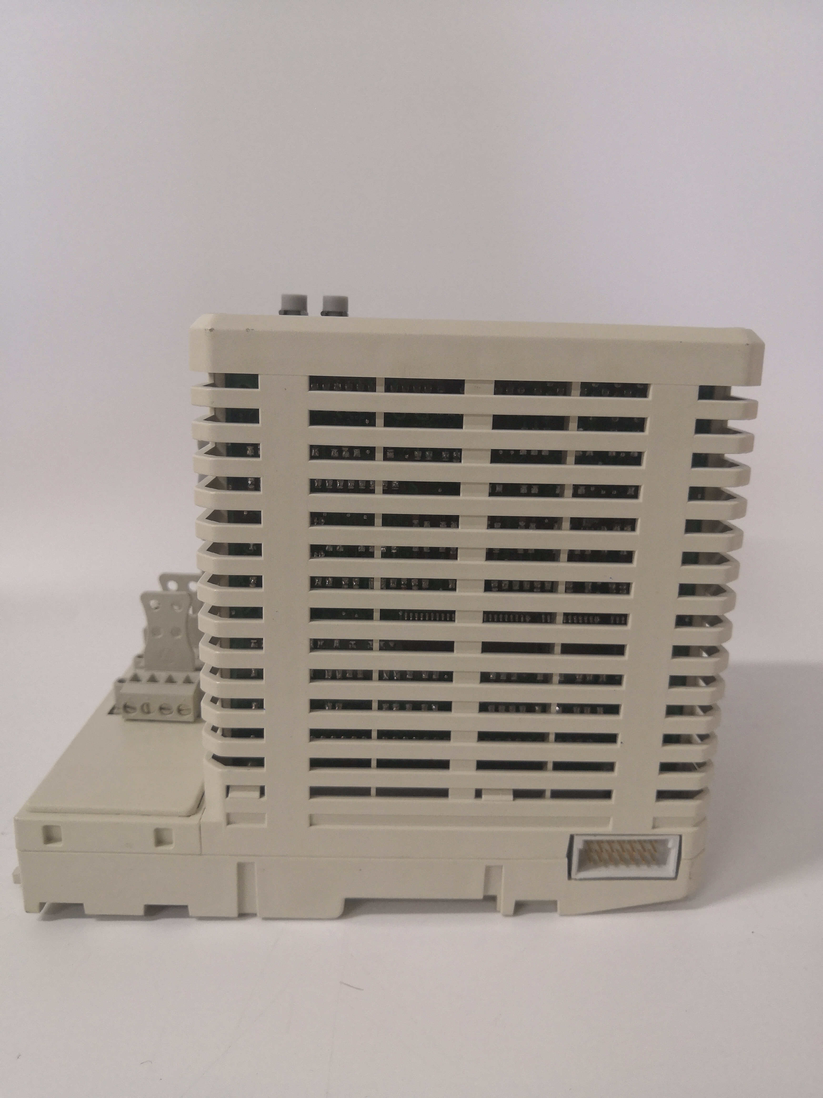 PM825 3BSE010796R1(3).jpg